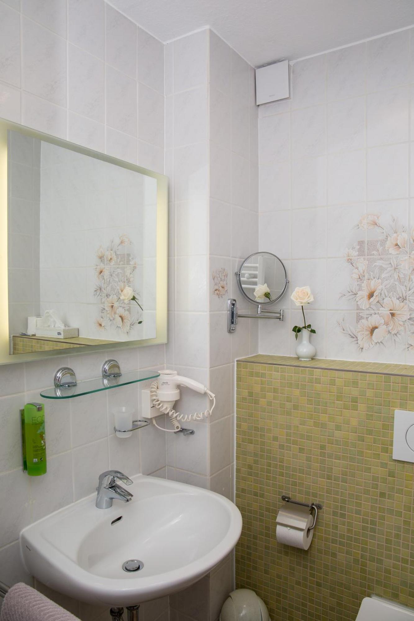 Das Fritz Hotel Schwerin Schoene Lage Im Gruenen Mit Regionaler Kueche Kostenfreien Parkplaetzen Und E Ladestation Εξωτερικό φωτογραφία