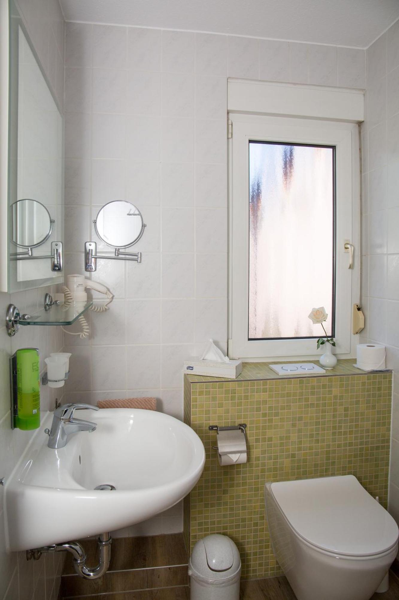 Das Fritz Hotel Schwerin Schoene Lage Im Gruenen Mit Regionaler Kueche Kostenfreien Parkplaetzen Und E Ladestation Εξωτερικό φωτογραφία
