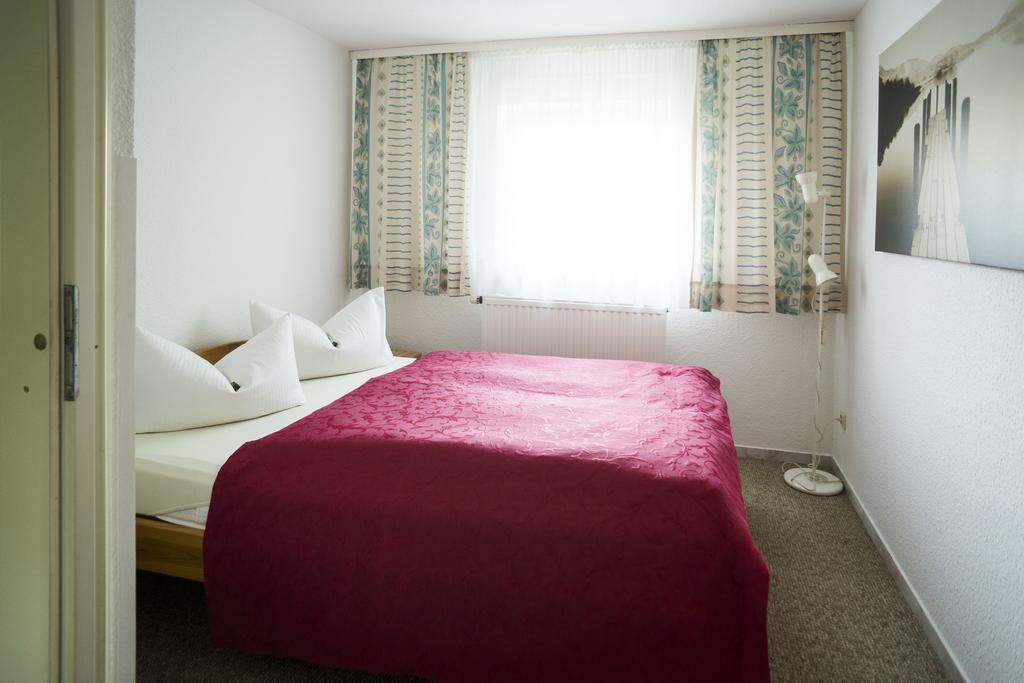 Das Fritz Hotel Schwerin Schoene Lage Im Gruenen Mit Regionaler Kueche Kostenfreien Parkplaetzen Und E Ladestation Δωμάτιο φωτογραφία