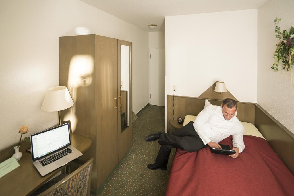 Das Fritz Hotel Schwerin Schoene Lage Im Gruenen Mit Regionaler Kueche Kostenfreien Parkplaetzen Und E Ladestation Δωμάτιο φωτογραφία